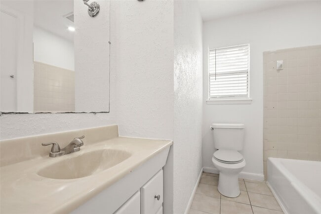 Building Photo - 111 Montrose Cir