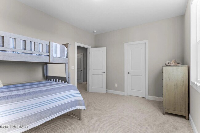 Building Photo - 332 Gannet Pl