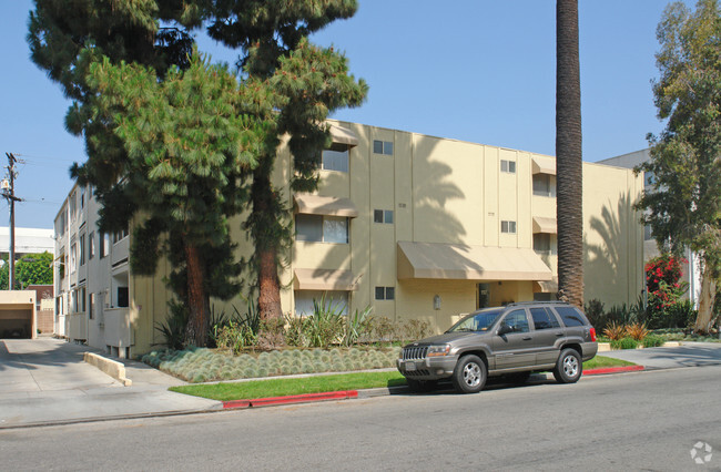 Building Photo - 117 N Hamilton Dr
