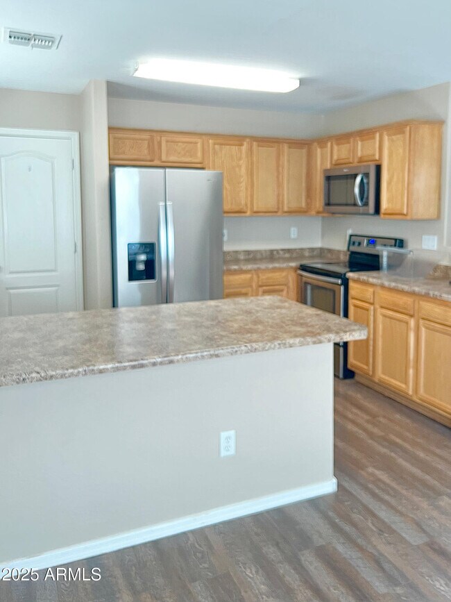 Building Photo - 13007 W Mandalay Ln