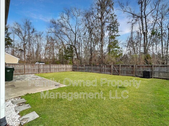 Building Photo - 320 Burton Ct