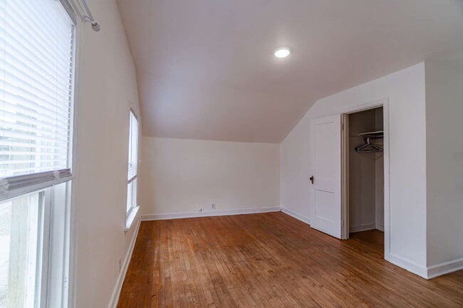 Building Photo - Updated 3-Bedroom Townhouse-Style Duplex with Modern Kitchen & Bath – Pets Welcome!