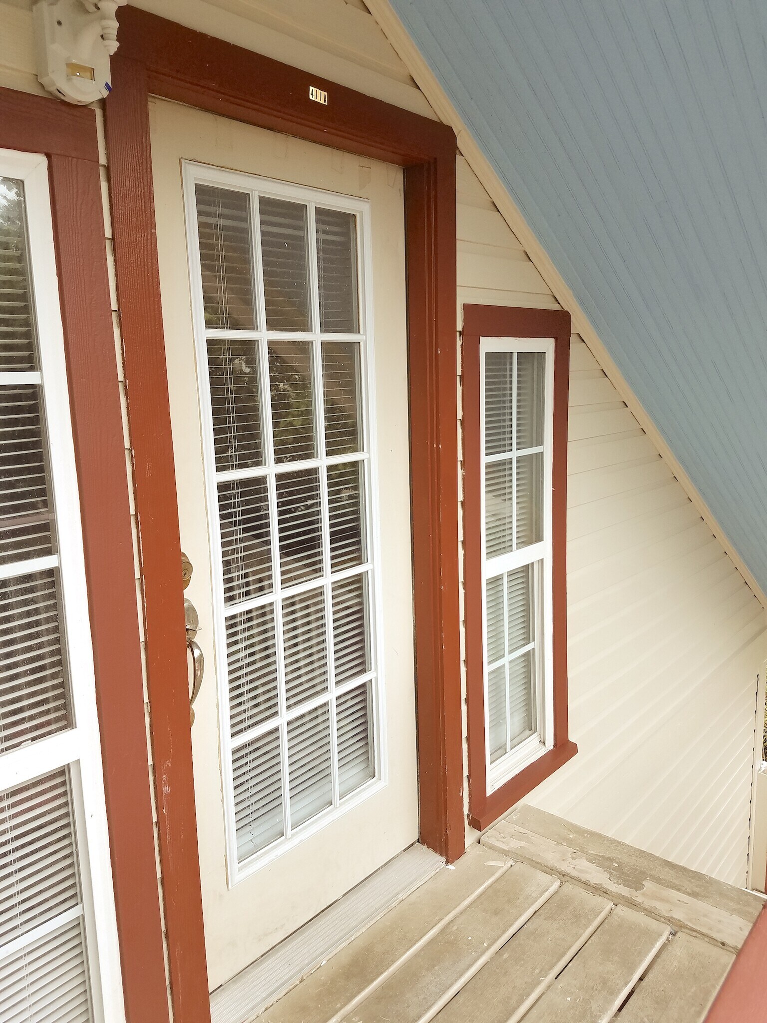 Building Photo - 411 W South St