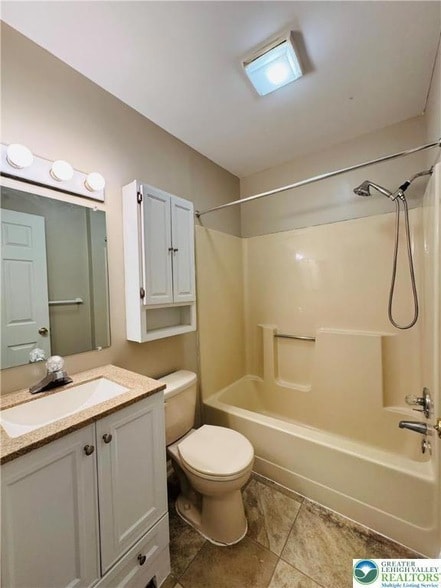 Building Photo - 102 Quaker Dr