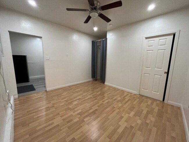 Building Photo - 2645 Chadwell Ave