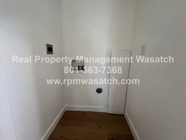 Building Photo - 1388 Country Ln