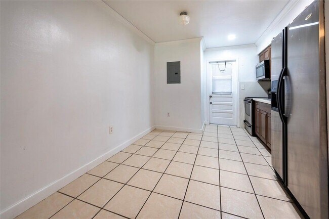 Building Photo - 6170 Southwest 43rd Street, 1 2