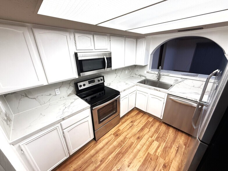 Building Photo - 4557 N O'Connor Rd