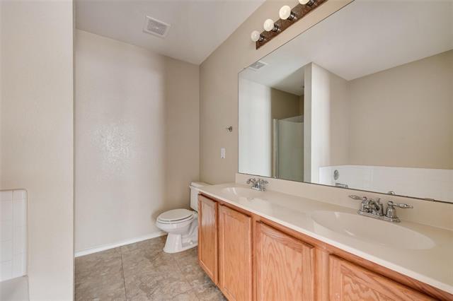 Building Photo - 2112 Chisolm Trl