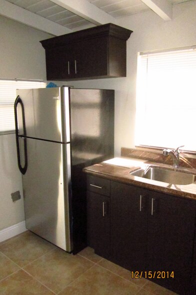 Building Photo - 3701 SW 48th Ave