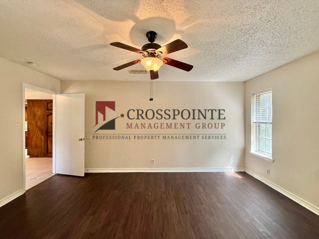Building Photo - 4819 Gretna Green Ln