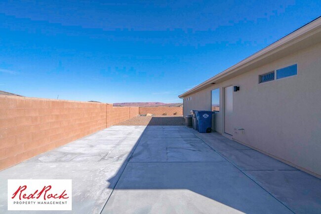 Building Photo - Incredible 3 Bedroom, 2 Bathroom Property ...