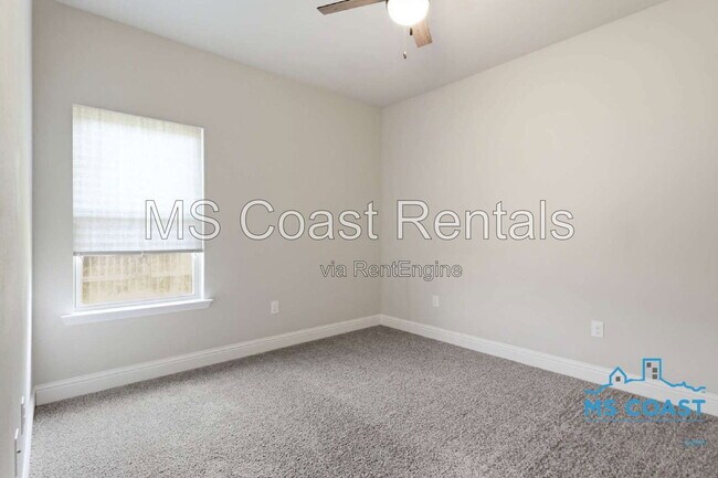 Building Photo - 5543 Overland Dr