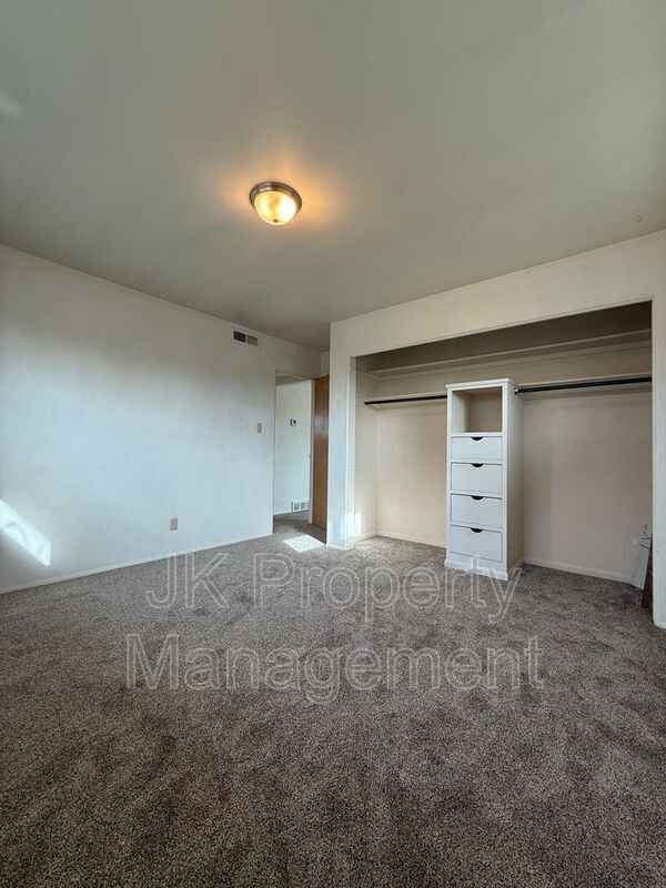 Building Photo - 1223 Smelter Ave NE