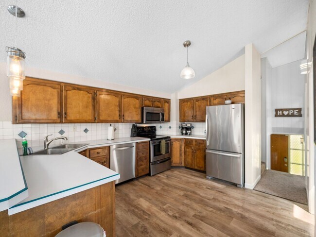 Building Photo - Spacious 2-Bedroom Home with Private Deck,...