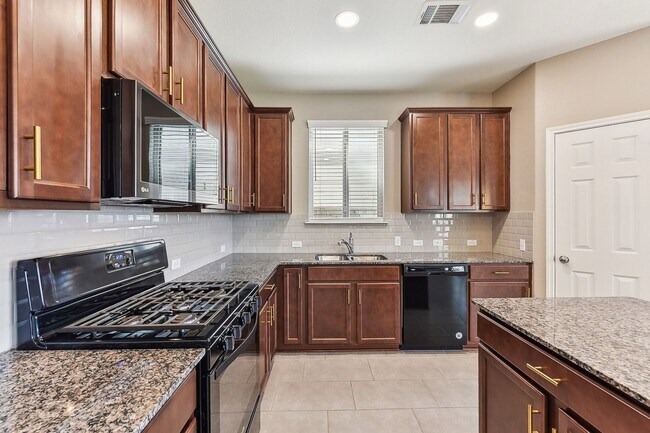 Building Photo - 600 Saturnia Dr