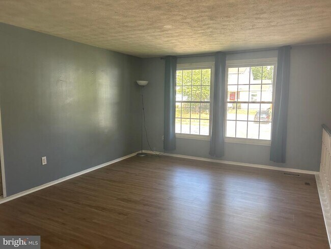 Building Photo - 615 McKinway