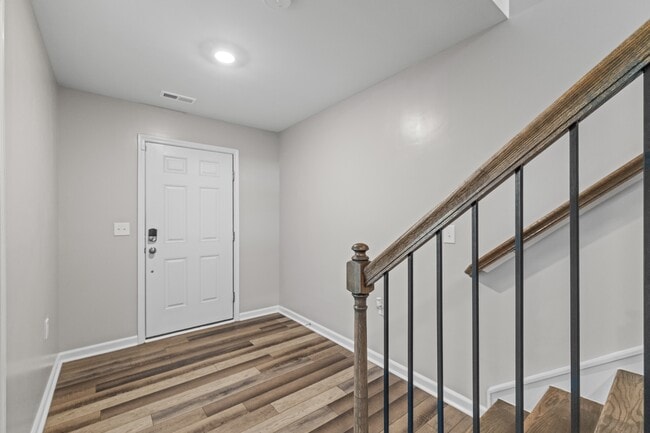 Building Photo - 507 Brushford Ln