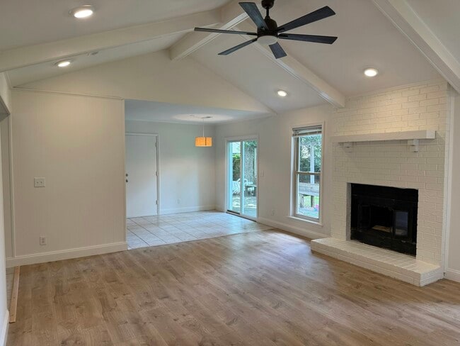 Building Photo - 971 Nabors Dr