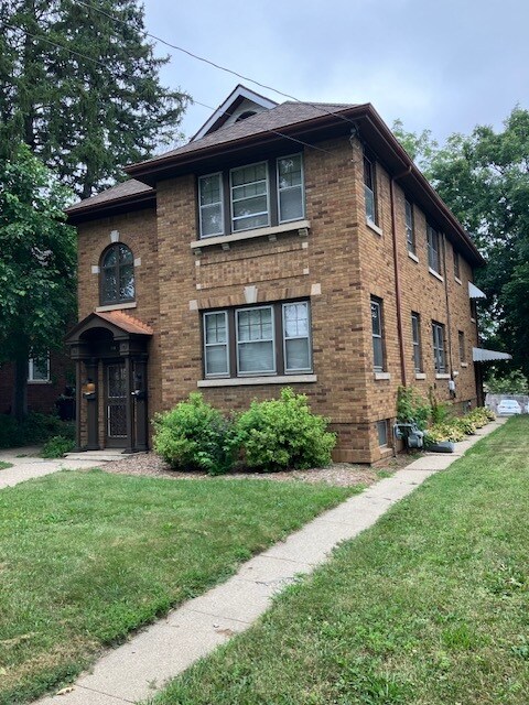 Stately building - 1114 20th St