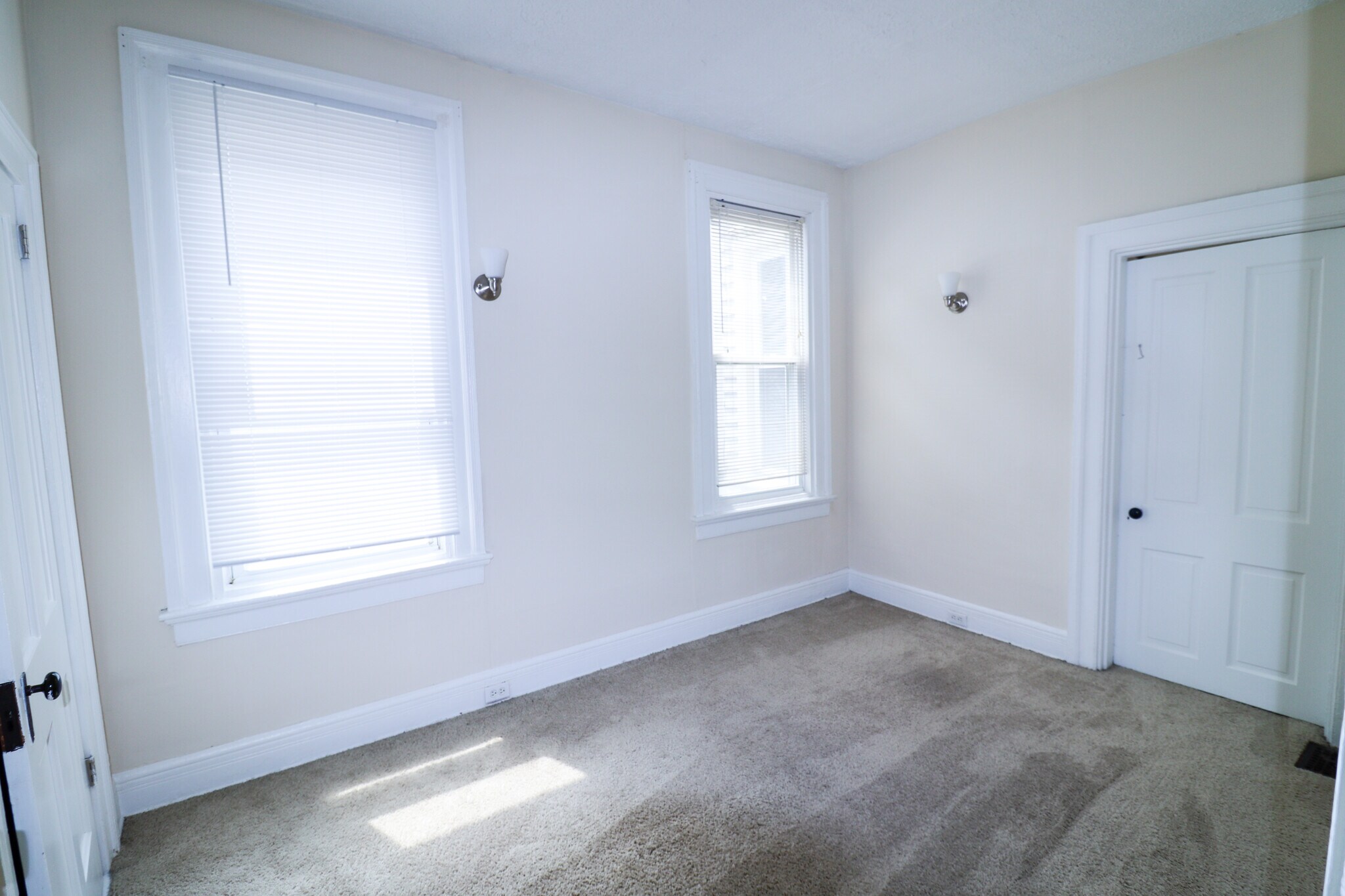 Building Photo - 2617 Eden Ave