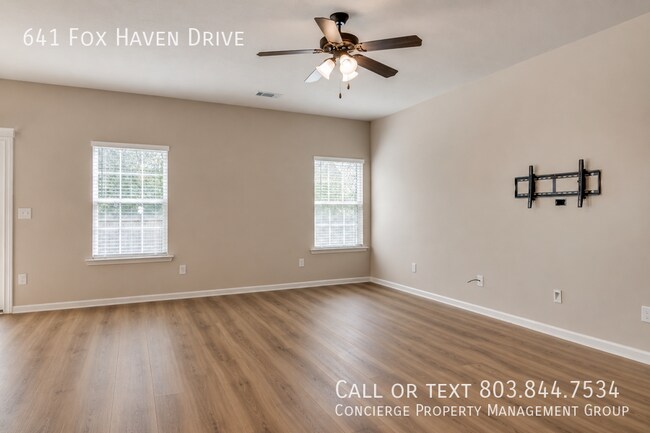 Building Photo - 641 Fox Haven Dr