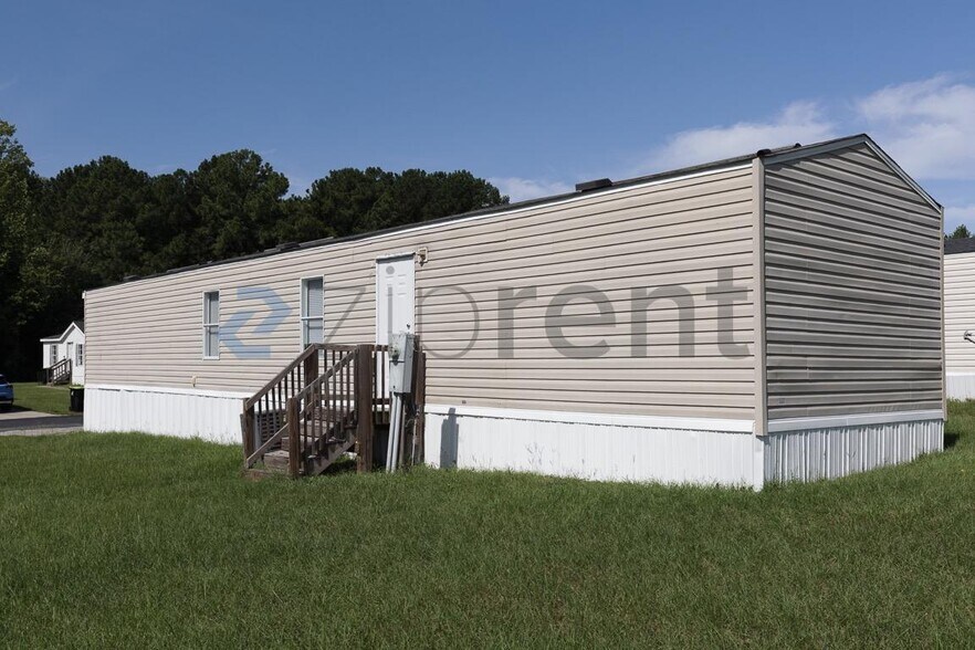 Building Photo - Unit 303