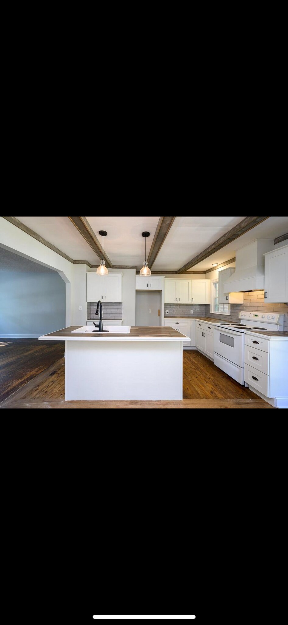 Building Photo - 1131 Kenwood Dr