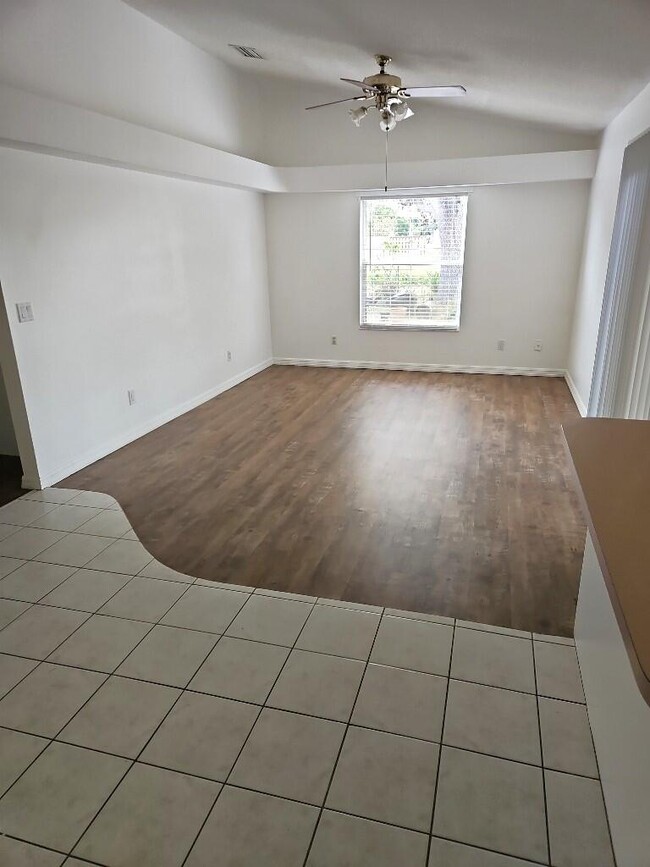 Building Photo - 3520 Egret Dr