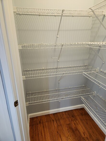 Building Photo - 3802 Scarlet Oak Dr