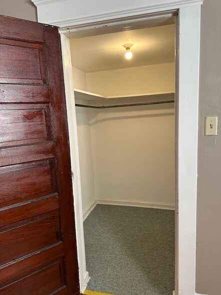 Building Photo - 296 Brown St