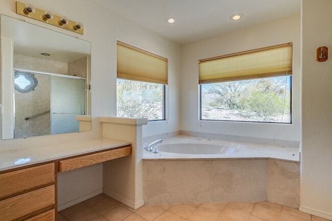 Building Photo - 5631 N Paseo Otono