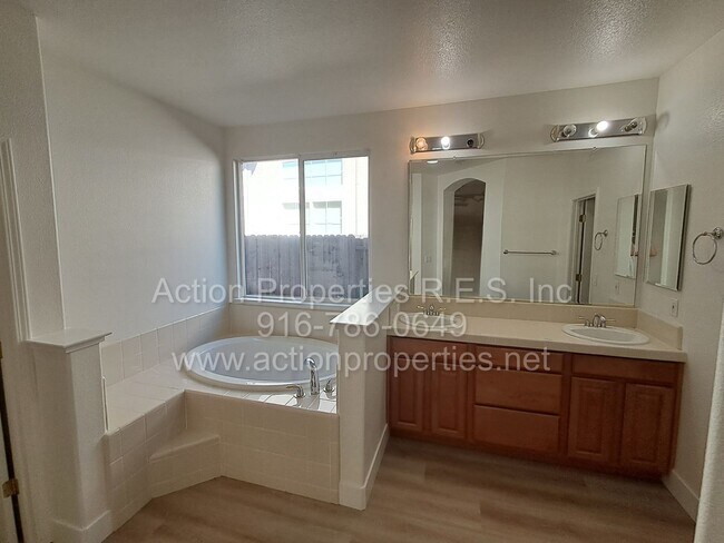 Building Photo - Action Properties R.E.S. Inc. Offering Beautiful Highland Park Single Story 3 Car, 4 Bedroom, Gar...