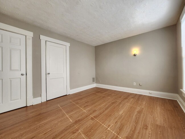 Building Photo - 363 Midland Ave