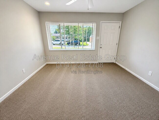 Building Photo - 236 Solon Dr