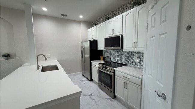 Building Photo - 6466 Cava Alta Dr