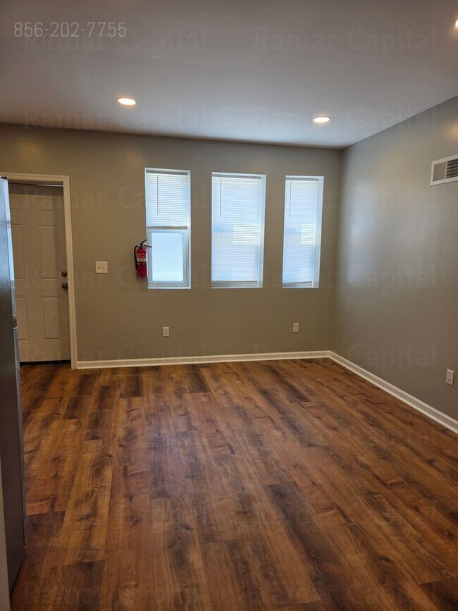Building Photo - Charming 3-Bedroom Home with Spacious Gated Yard