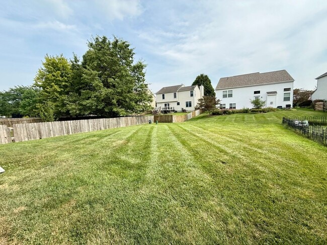 Building Photo - Spacious 4-Bedroom Home in the Licking Heights School District