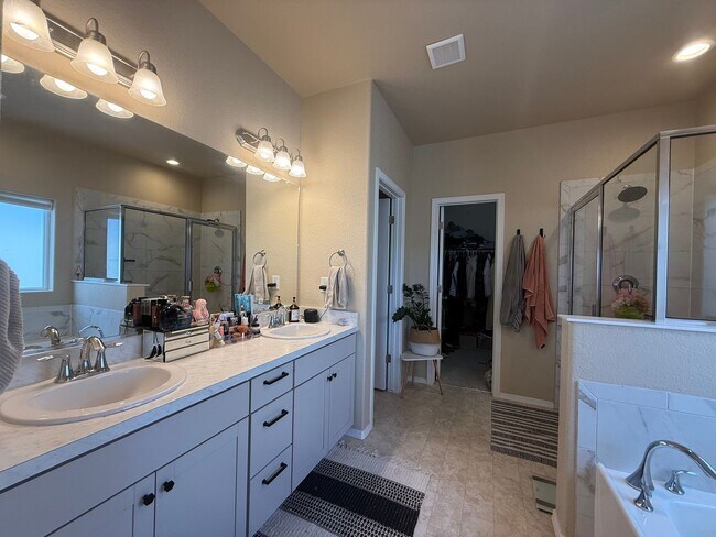 Building Photo - 3 Bedroom Home in Meridian Ranch