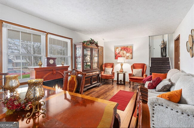 Building Photo - 1913 Amberwood Ct