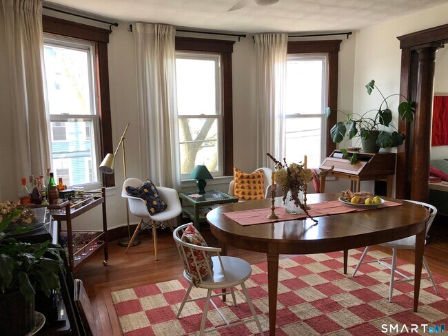 Building Photo - 52 Canner St