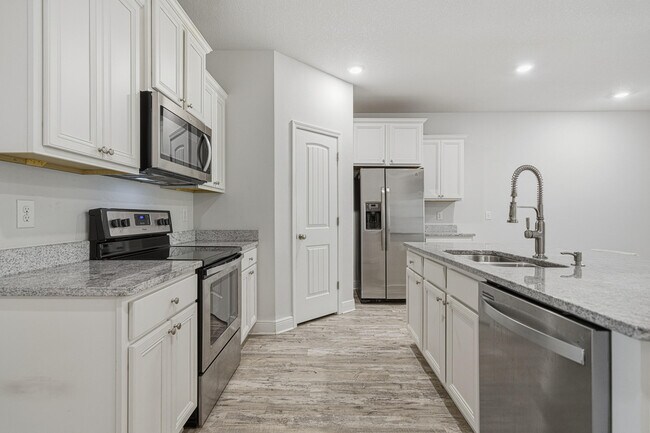 Building Photo - 191 Southern Pnes Rd