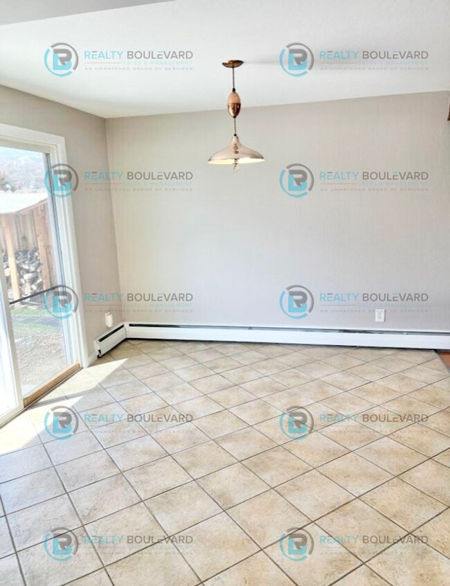 Building Photo - Perfect home in Reno with 2 car garage, ba...