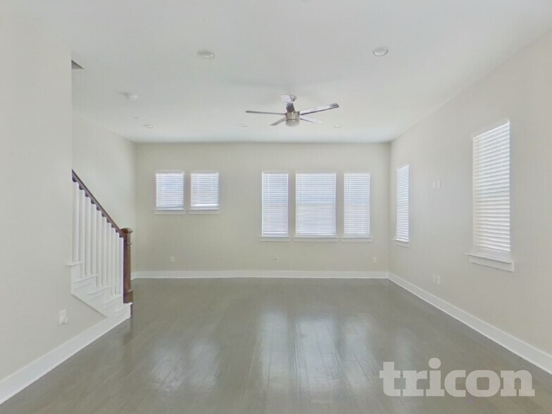 Building Photo - 209 S Village Way