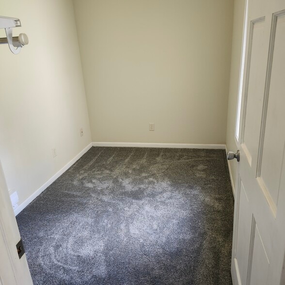 bedroom one - 110 Niagara St