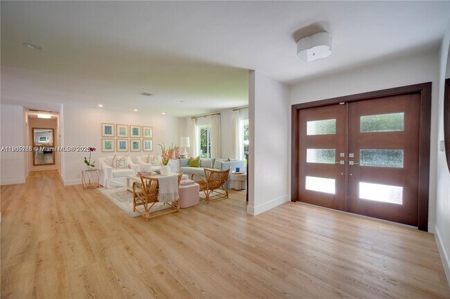 Building Photo - 11905 SW 67th Ave