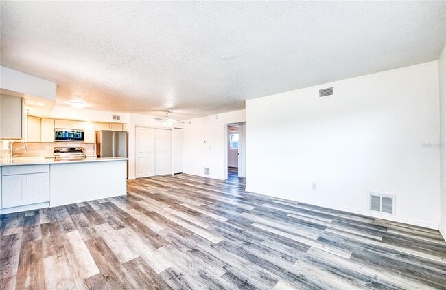 Building Photo - 717 E Gulf Blvd