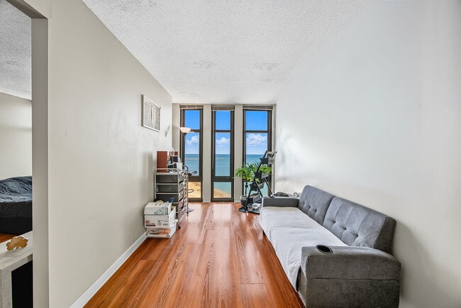 Building Photo - 6700 S South Shore Dr
