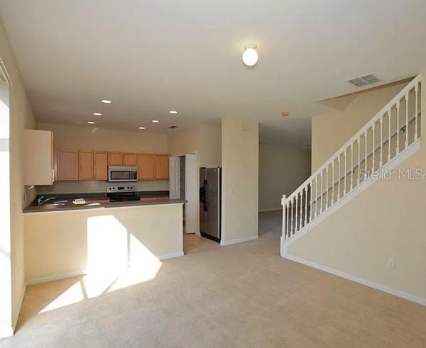 Building Photo - 1343 Clove Dr