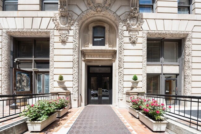 Building Photo - 21 Beacon St